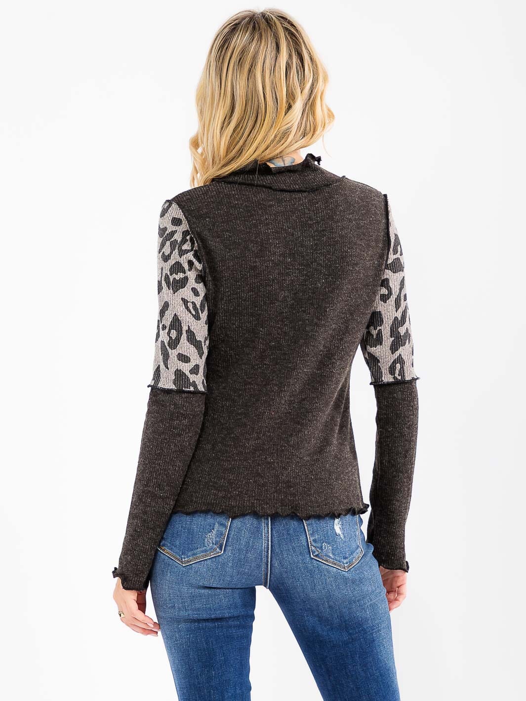 WOMEN'S LONG SLEEVE MOCK NECK ANIMAL PRINT RIBBED TOP