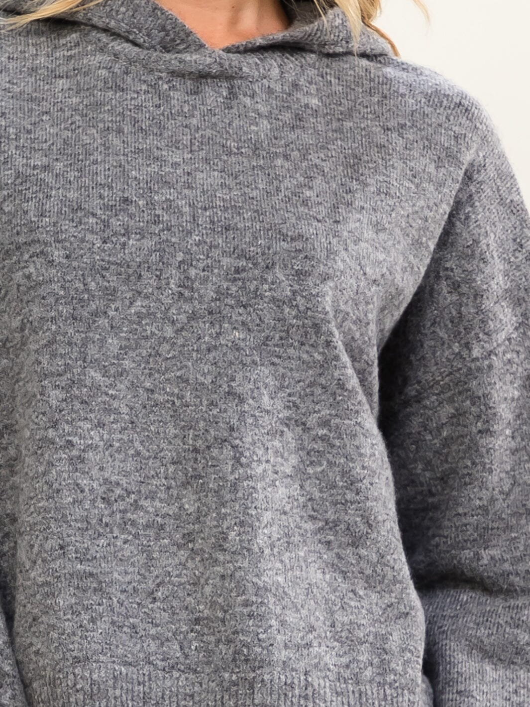 WOMEN'S LONG SLEEVE HOODED PULLOVER SWEATER
