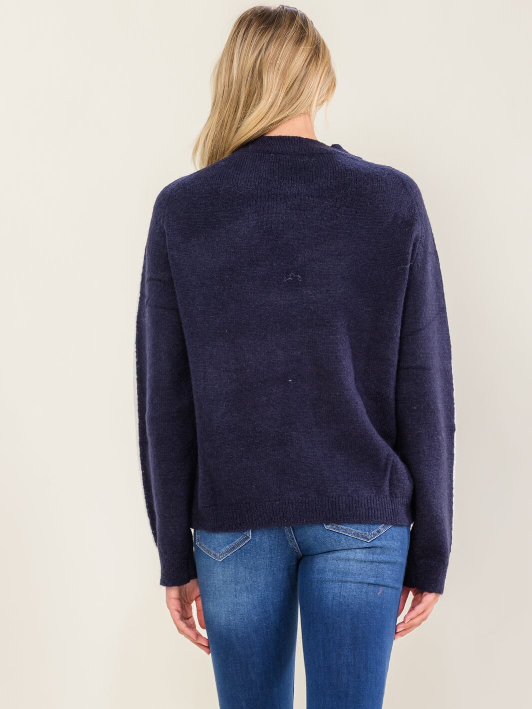 WOMEN'S LONG SLEEVE PULLOVER SWEATER