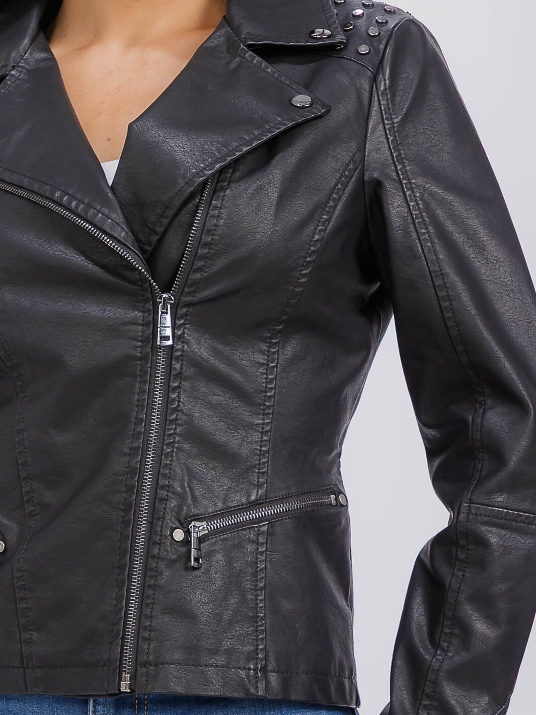 WOMEN'S LONG SLEEVE ZIPPER CLOSURE FRONT POCKETS STUDS PU PLEATHER JACKET