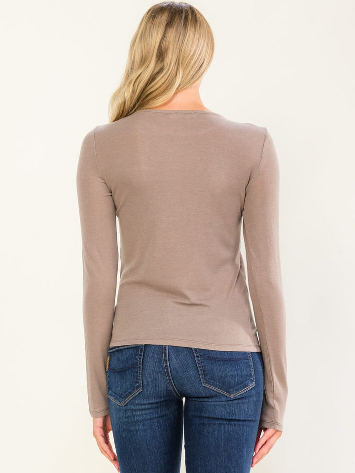 WOMEN'S LONG SLEEVE SOLID BASIC TOP