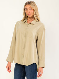 WOMEN'S LONG SLEEVE BUTTON UP FRONT POCKET TOP