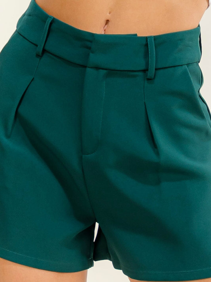 WOMEN'S BUTTON CLOSURE FRONT POCKETS MINI SHORTS