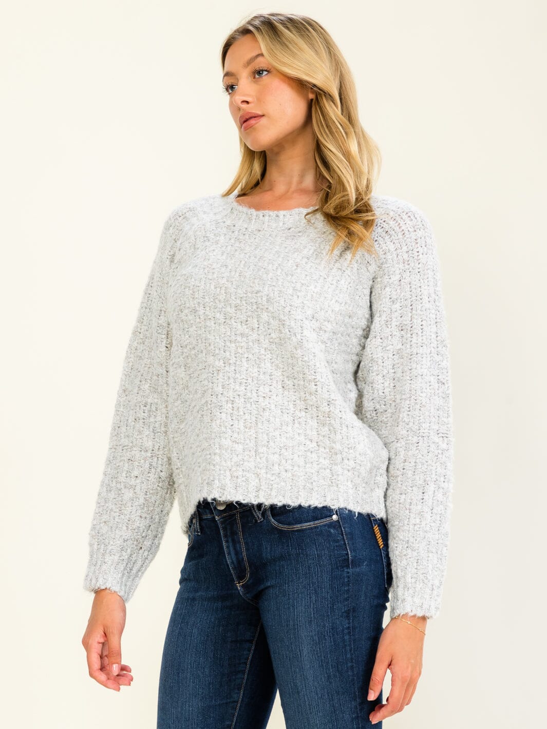 WOMEN'S LONG SLEEVE KNIT PULLOVER SWEATER