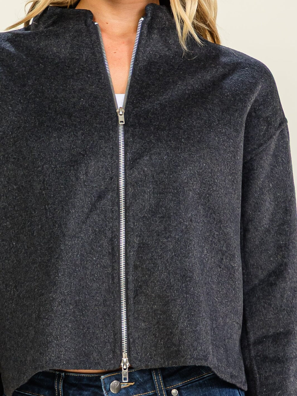WOMEN'S LONG SLEEVE ZIPPER CLOSURE JACKETS