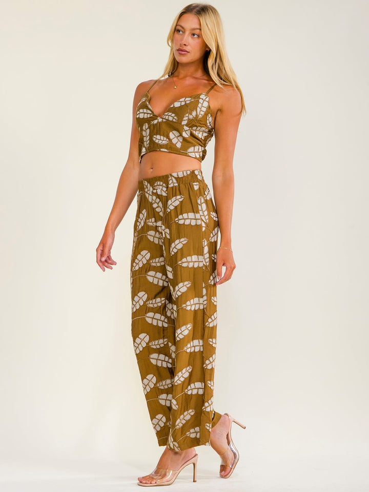 WOMEN'S SLEEVELESS V-NECK SMOCK CROP TOP & ELASTIC WAIST POCKETS STRAIGHT LEG PANTS LEAF CROCHET 2PC. SET