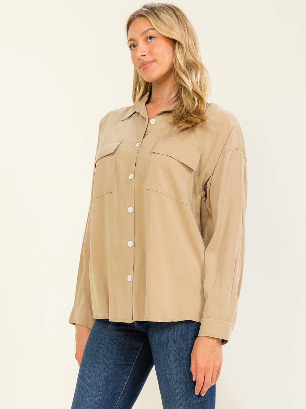 WOMEN'S LONG SLEEVE BUTTON UP FRONT POCKETS TOP