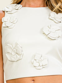 WOMEN'S SLEEVELESS FLOWERS PU PLEATHER CROP TOP