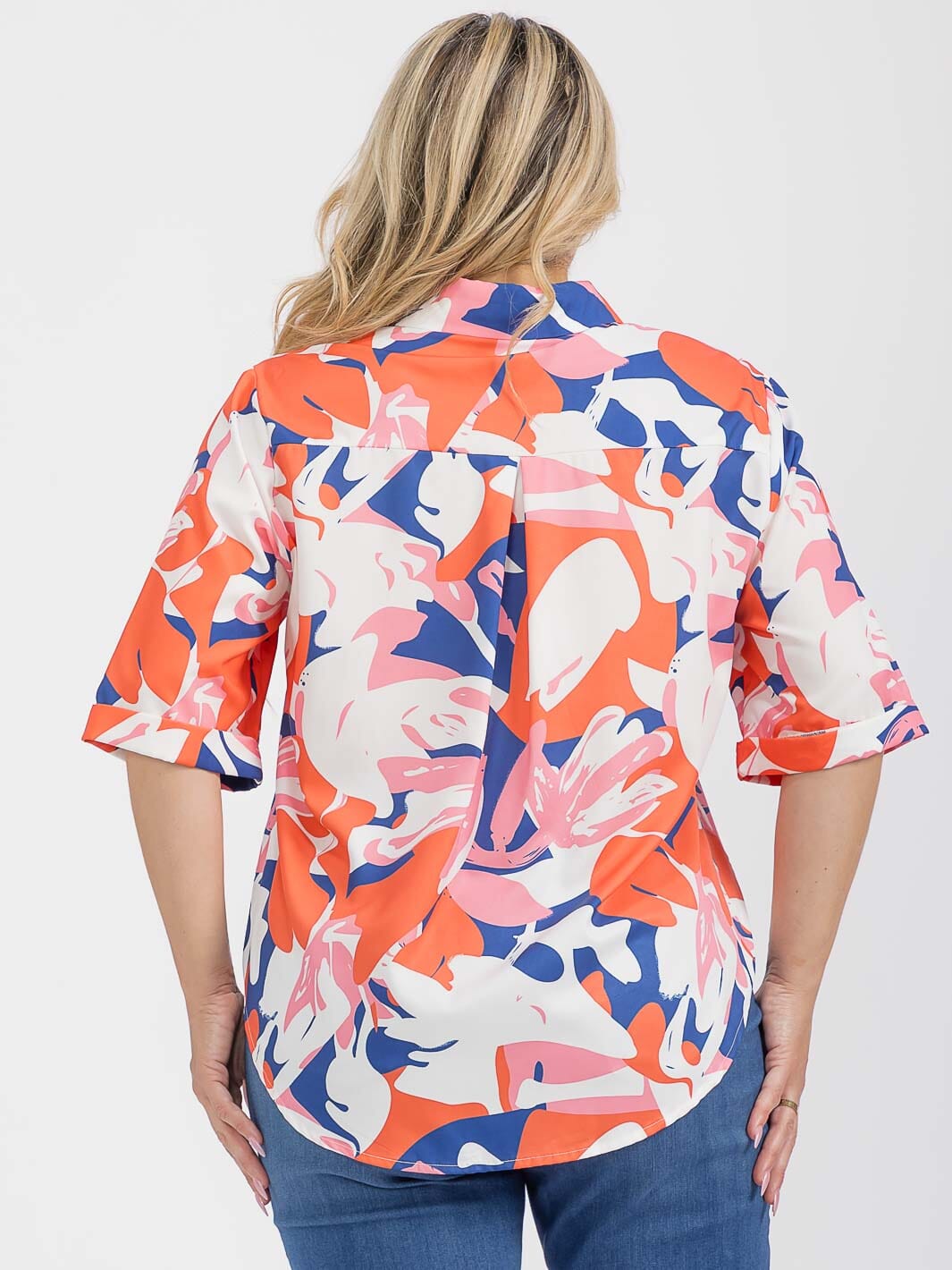 PLUS SIZE SHORT SLEEVE BUTTON UP GRAPHIC HIGH-LOW BLOUSE