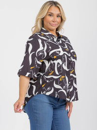 PLUS SIZE SHORT SLEEVE BUTTON UP GRAPHIC HIGH-LOW BLOUSE