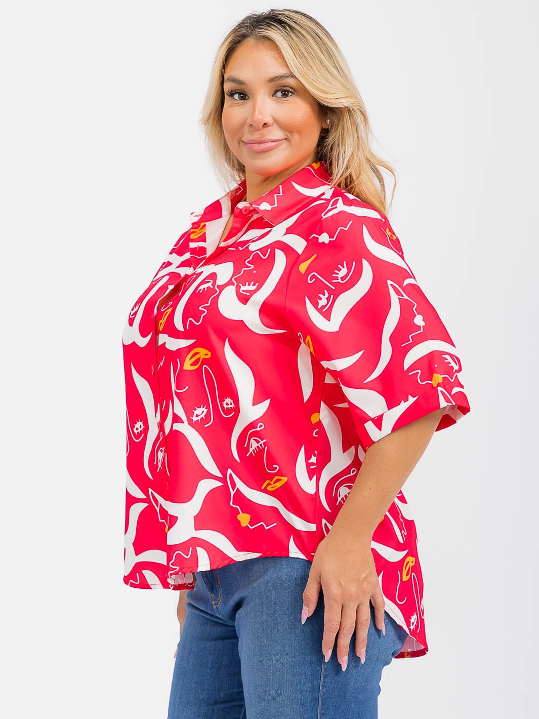 PLUS SIZE SHORT SLEEVE BUTTON UP GRAPHIC HIGH-LOW BLOUSE