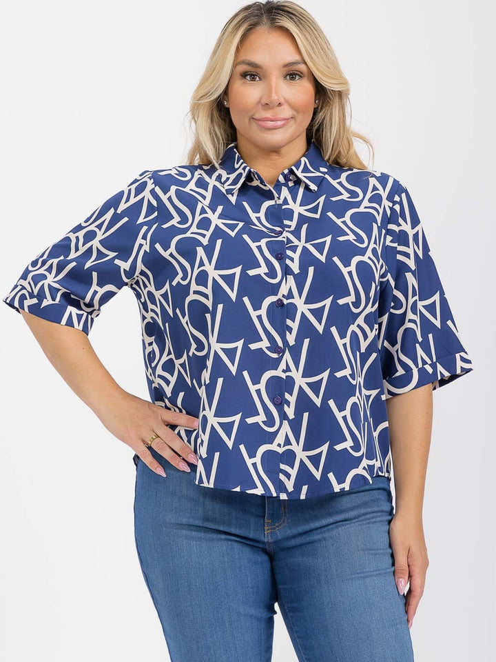 PLUS SIZE SHORT SLEEVE BUTTON UP GRAPHIC HIGH-LOW BLOUSE
