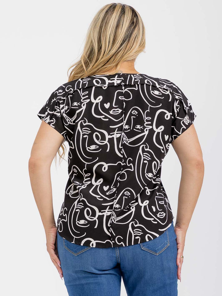 PLUS SIZE SHORT SLEEVE V-NECK GRAPHIC HIGH-LOW BLOUSE