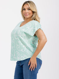 PLUS SIZE SHORT SLEEVE V-NECK GRAPHIC HIGH-LOW BLOUSE