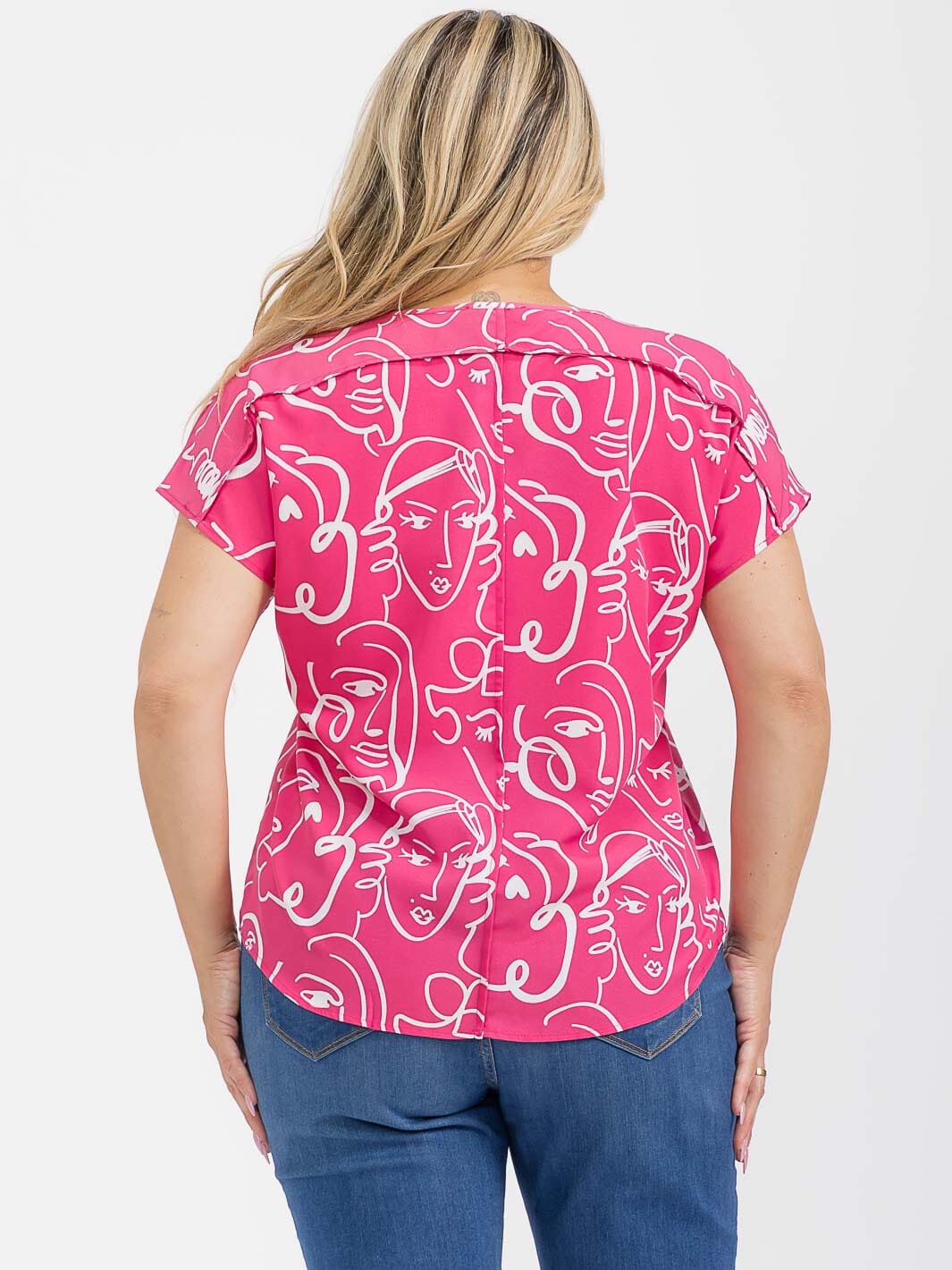 PLUS SIZE SHORT SLEEVE V-NECK GRAPHIC HIGH-LOW BLOUSE