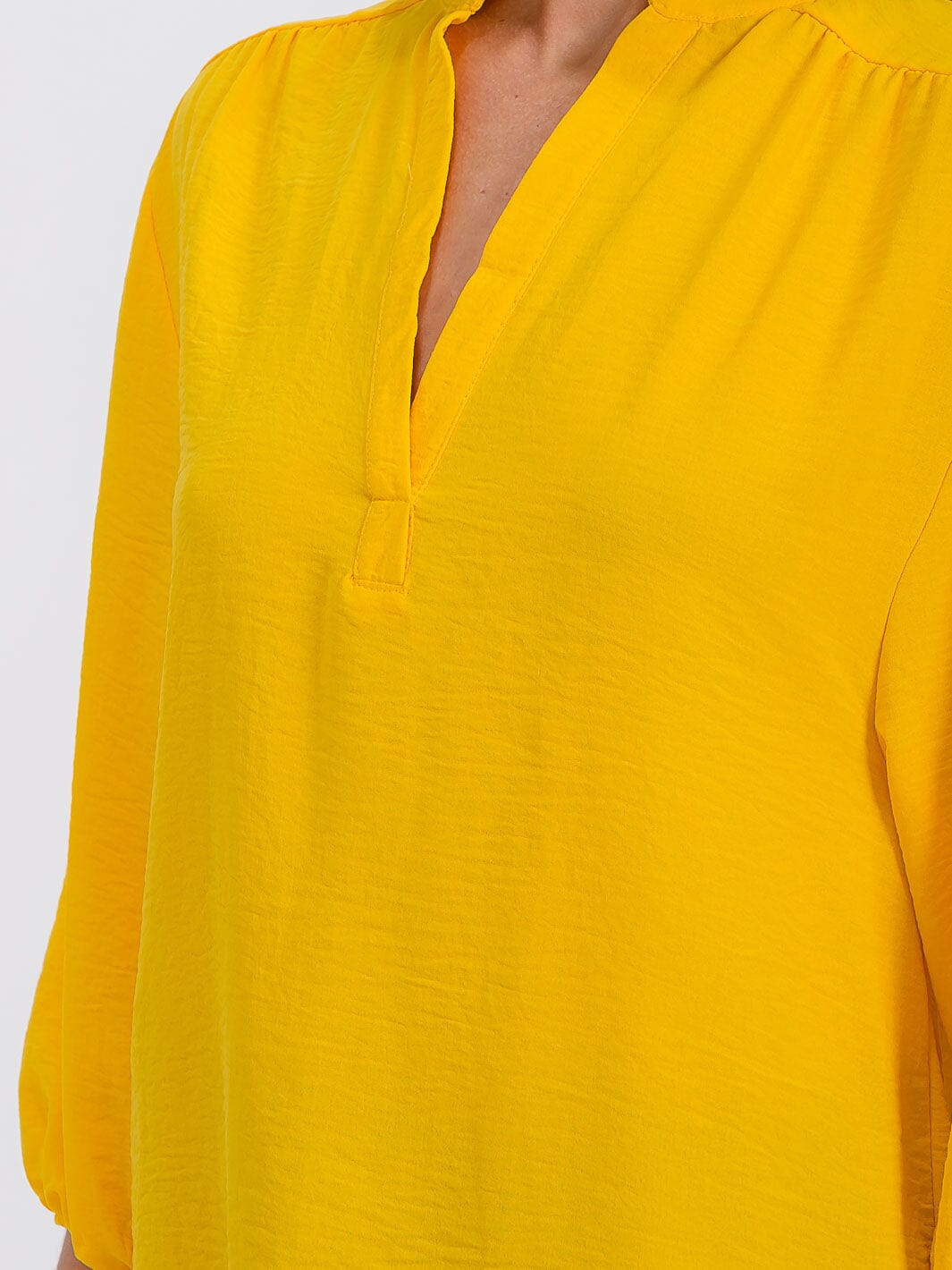 WOMEN'S 3/4 SLEEVE V-NECK HIGH-LOW BLOUSE