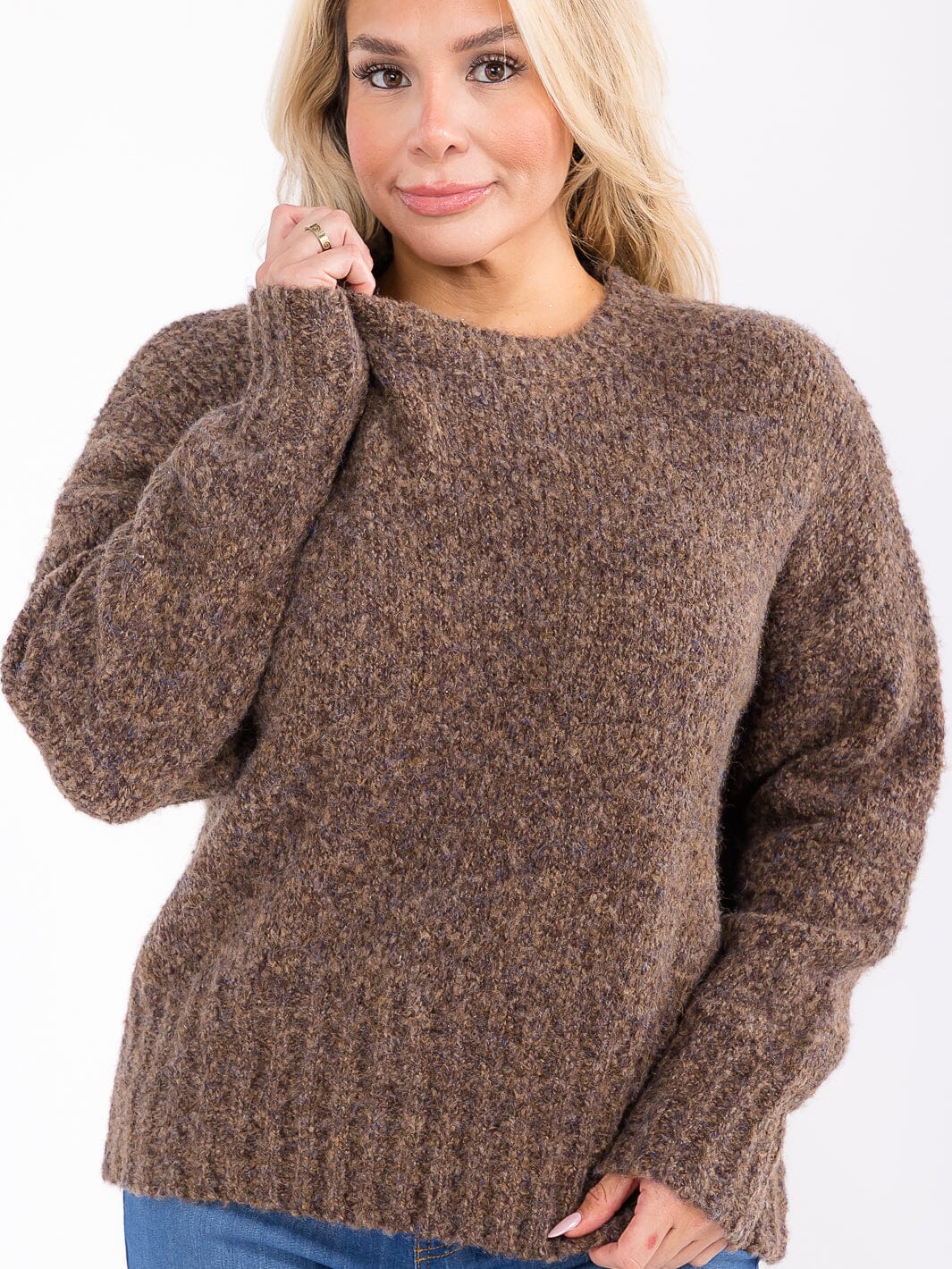 PLUS SIZE LONG SLEEVE PULLOVER SWEATER