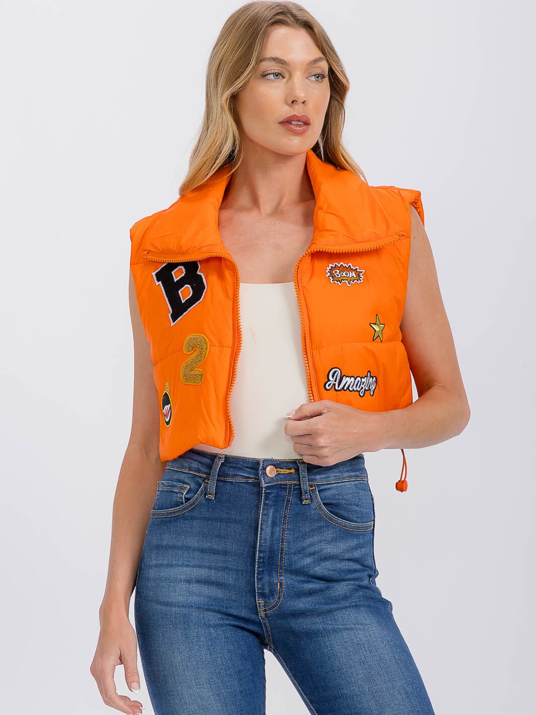 WOMEN'S SLEEVELESS ZIPPER CLOSURE PATCH PUFFER VEST