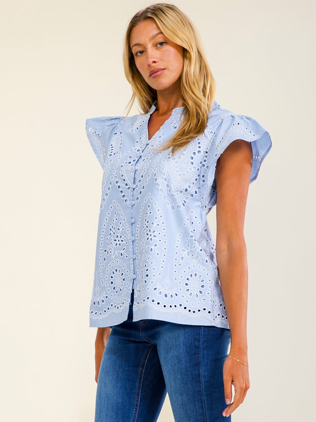WOMEN'S SHORT SLEEVE BUTTON UP EYELET DETAILED BLOUSE