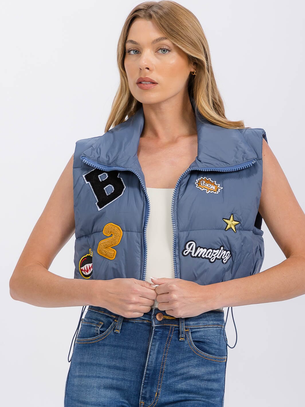 WOMEN'S SLEEVELESS ZIPPER CLOSURE PATCH PUFFER VEST