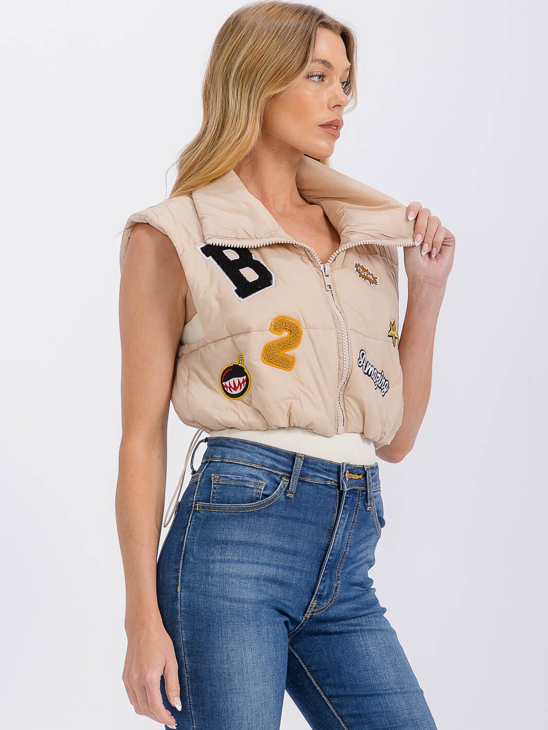 WOMEN'S SLEEVELESS ZIPPER CLOSURE PATCH PUFFER VEST