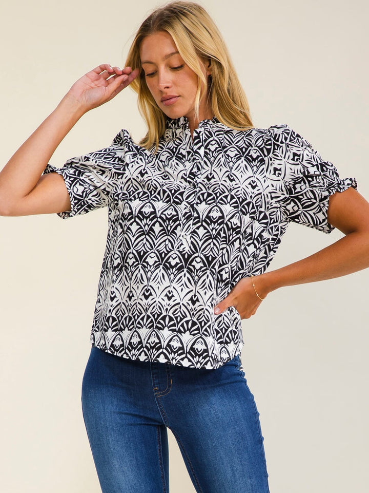 WOMEN'S SHORT SLEEVE V-NECK BUTTON UP FLORAL BLOUSE