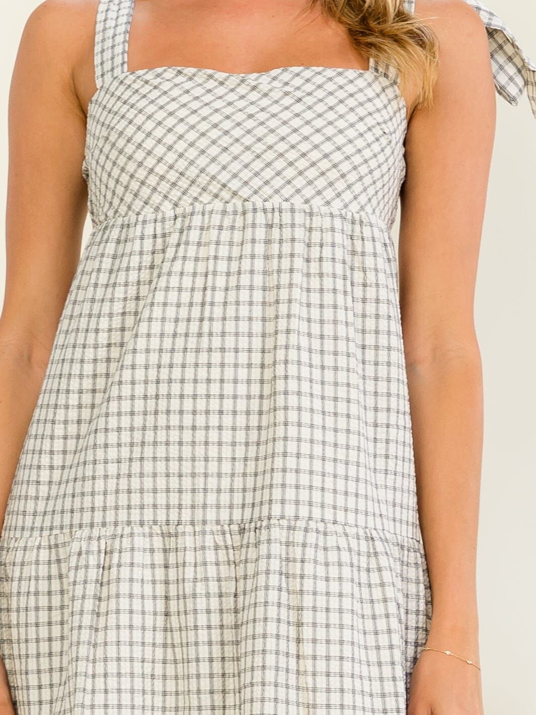 WOMEN'S SLEEVELES TIERED PLAID SMOCK MAXI DRESS