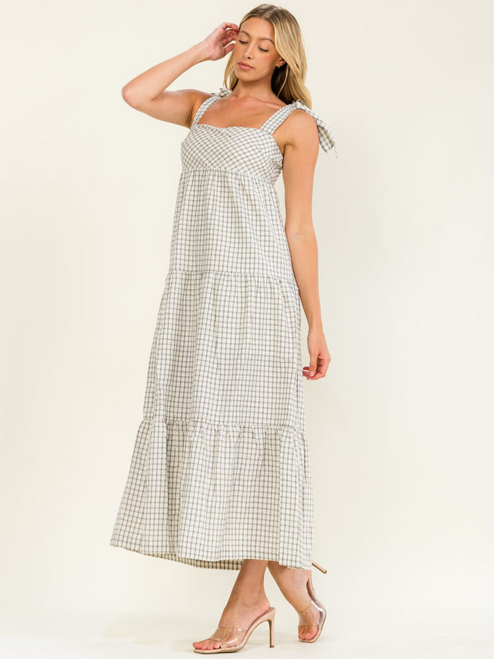 WOMEN'S SLEEVELES TIERED PLAID SMOCK MAXI DRESS