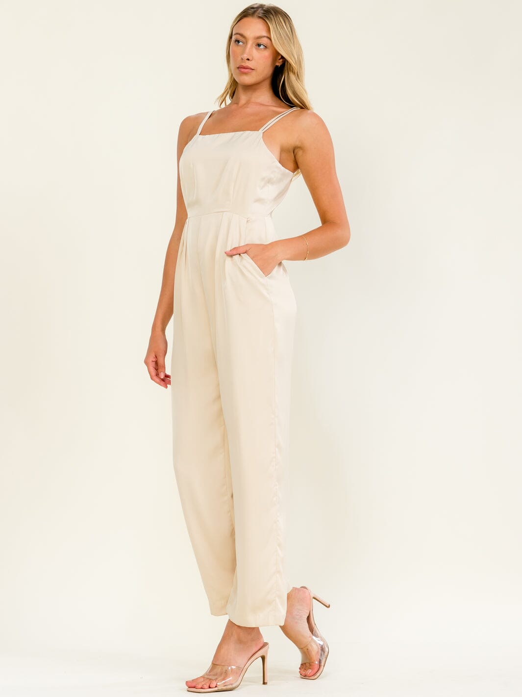 WOMEN'S SLEEVELESS FRONT POCKETS OPEN BACK STRAIGHT LEG JUMPSUIT