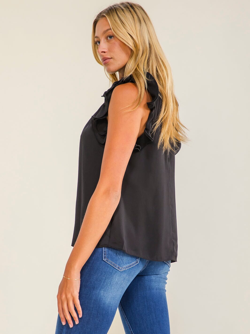 WOMEN'S RUFFLE SLEEVELESS MOCK NECK BLOUSE
