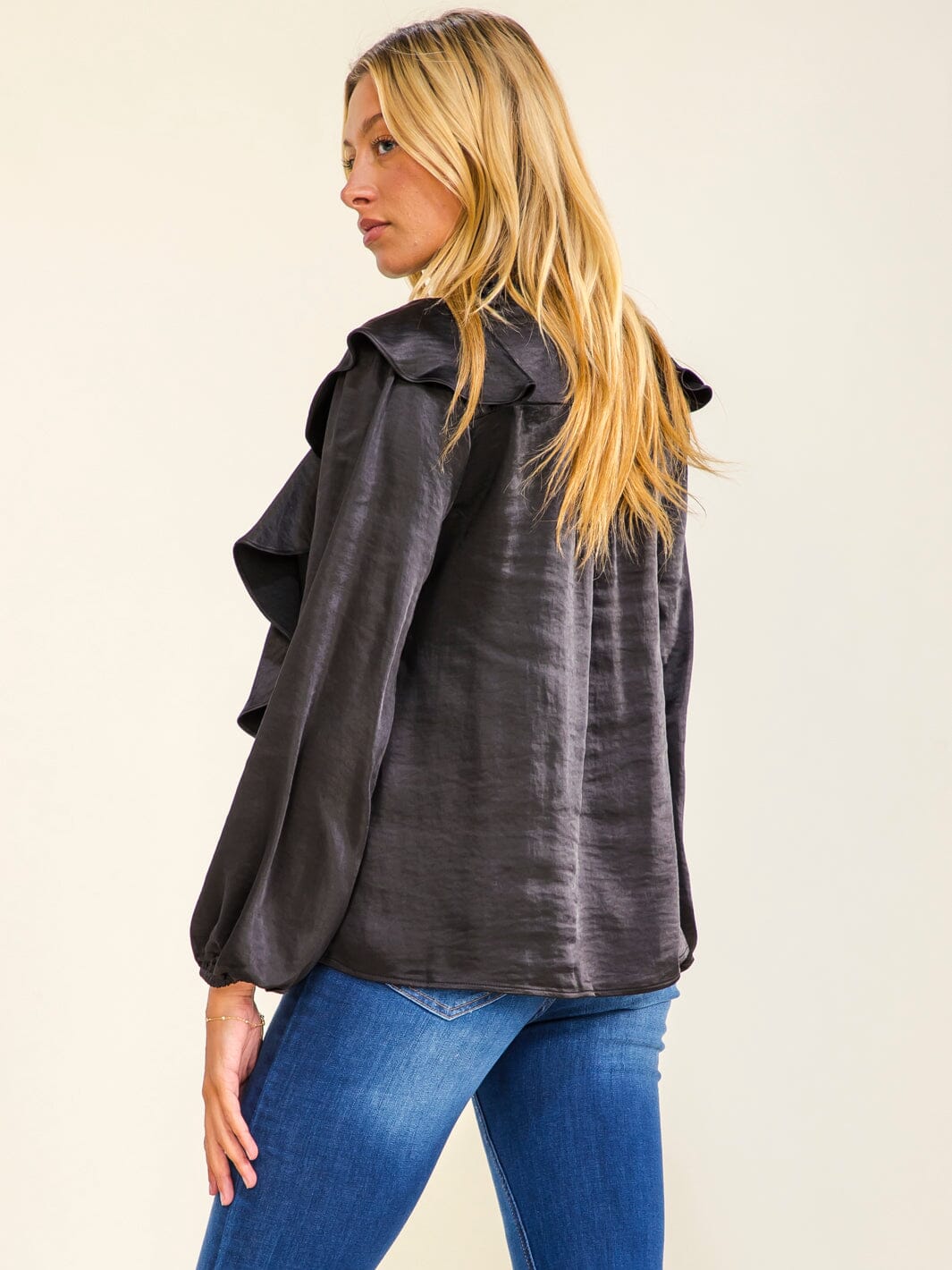 WOMEN'S LONG SLEEVE V-NECK RUFFLE BLOUSE