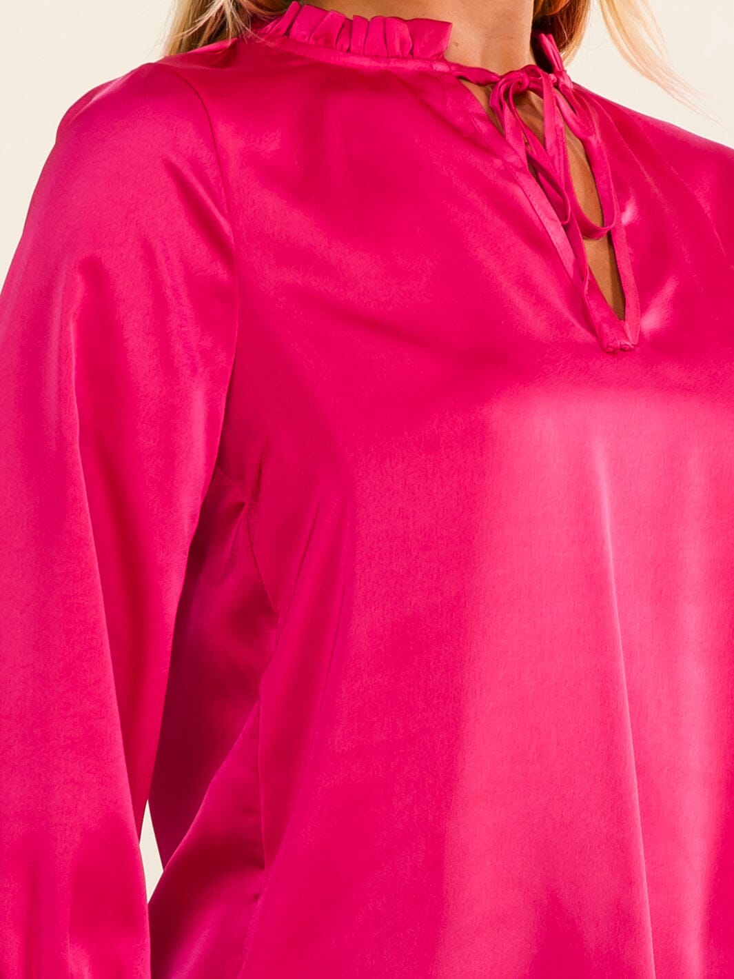 WOMEN'S LONG SLEEVE V-NECK BLOUSE