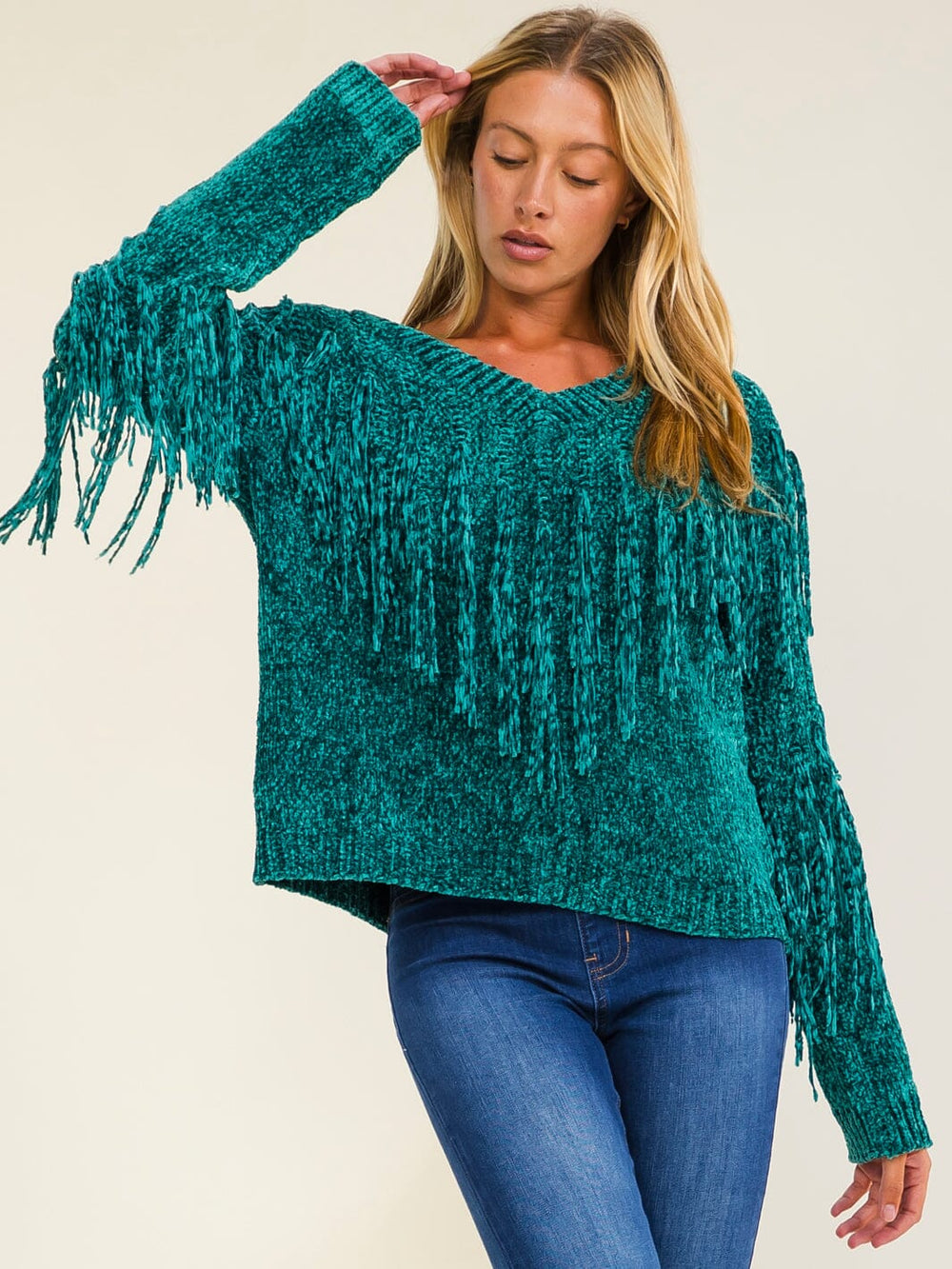 WOMEN'S LONG SLEEVE V-NECK FRINGE PULLOVER SWEATER