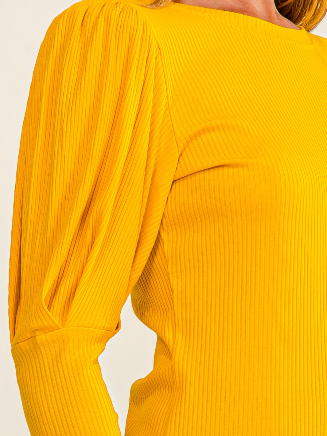 WOMEN'S LONG PUFF SLEEVE RIBBED BLOUSE