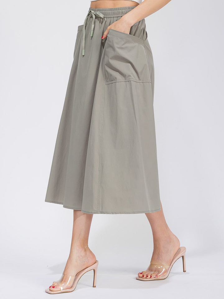 WOMEN'S ELASTIC WAIST FRONT POCKETS MIDI SKIRT