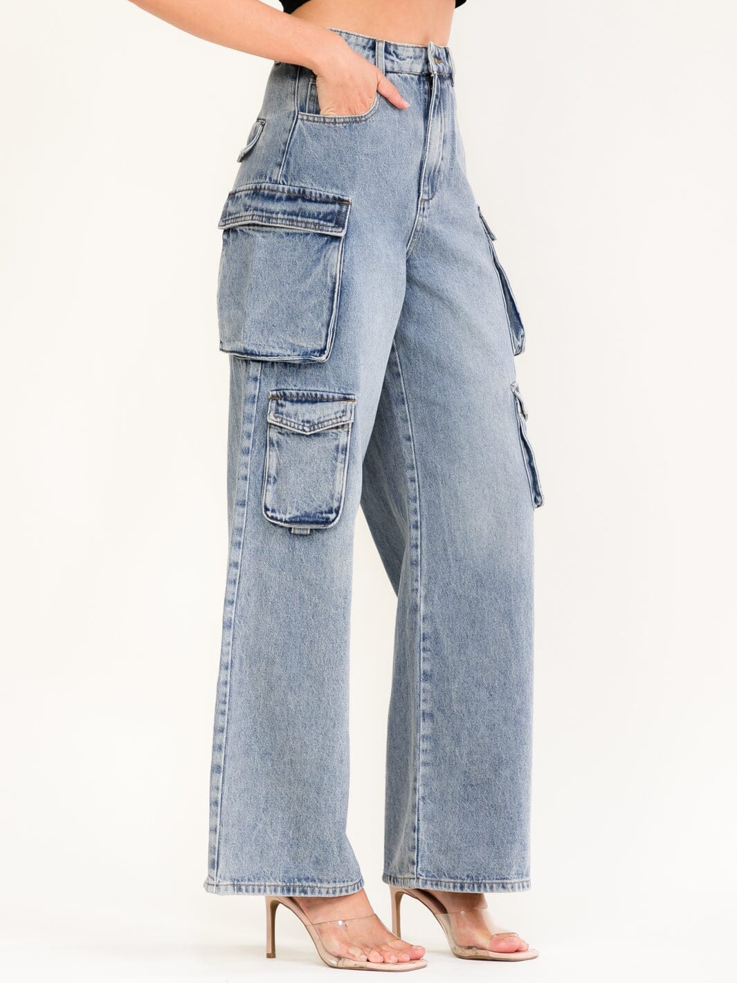 WOMEN'S BUTTON CLOSURE CARGO POCKETS WIDE LEG DENIM PANTS