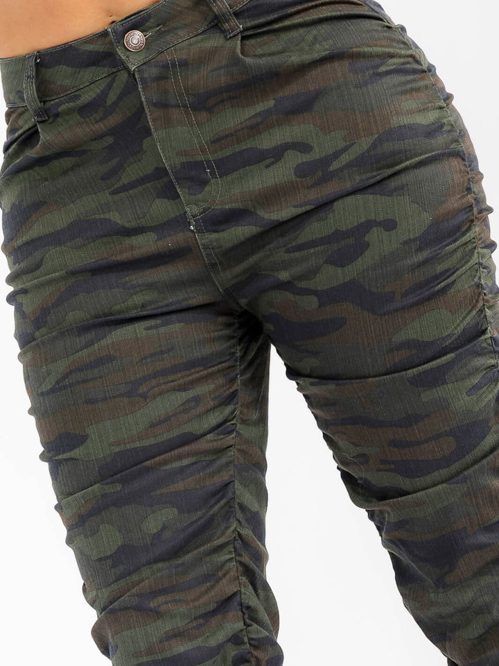WOMEN'S BUTTON CLOSURE POCKETS RUCHED STRETCH CAMO PRINT SKINNY PANTS
