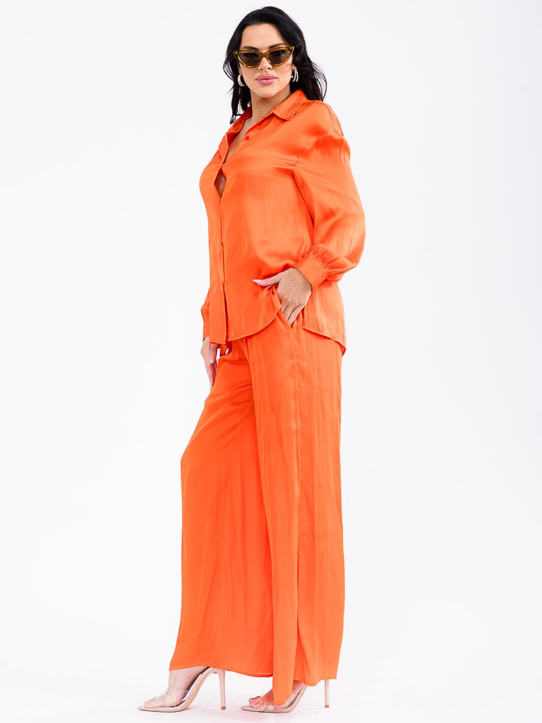 WOMEN'S LONG SLEEVE BUTTON UP BLOUSE