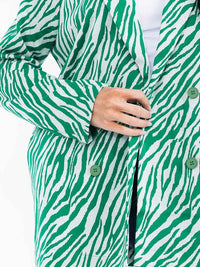 WOMEN'S LONG SLEEVE FRONT POCKETS BUTTON CLOSURE ANIMAL PRINT BLAZER