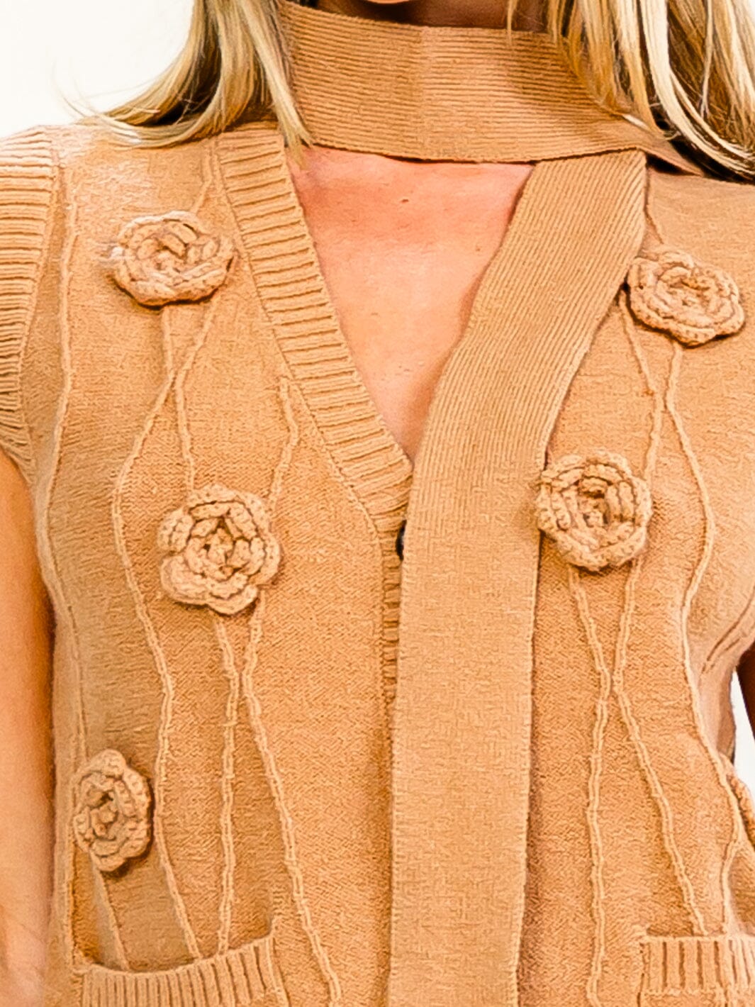 WOMEN'S SLEEVELESS V-NECK BUTTON UP FRONT POCKETS SWEATER VEST