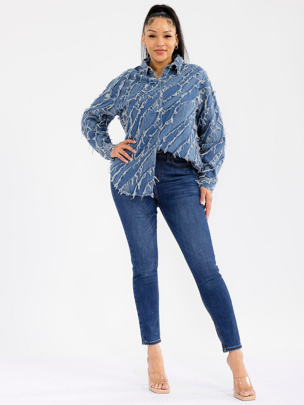 WOMEN'S LONG SLEEVE BUTTON CLOSURE DENIM DISTRESS SHACKET