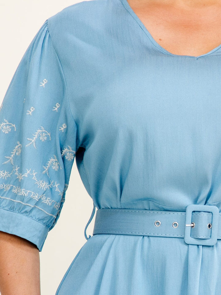 PLUS SIZE SHORT SLEEVE V-NECK TIERED BELTED EMBROIDERY MAXI DRESS