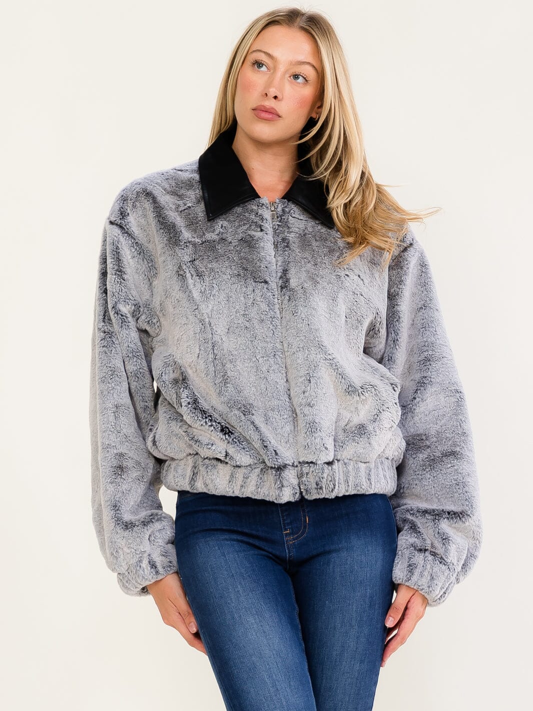 WOMEN'S LONG SLEEVE ZIPPER CLOSURE FRONT POCKET FUZZY CONTRAST JACKET