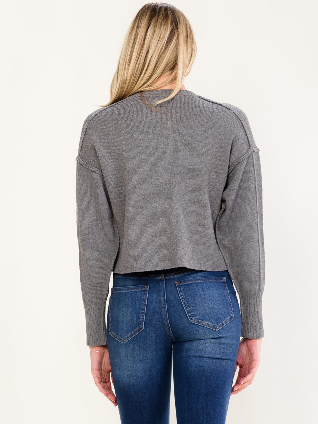 WOMEN'S LONG SLEEVE V-NECK PULLOVER SWEATER