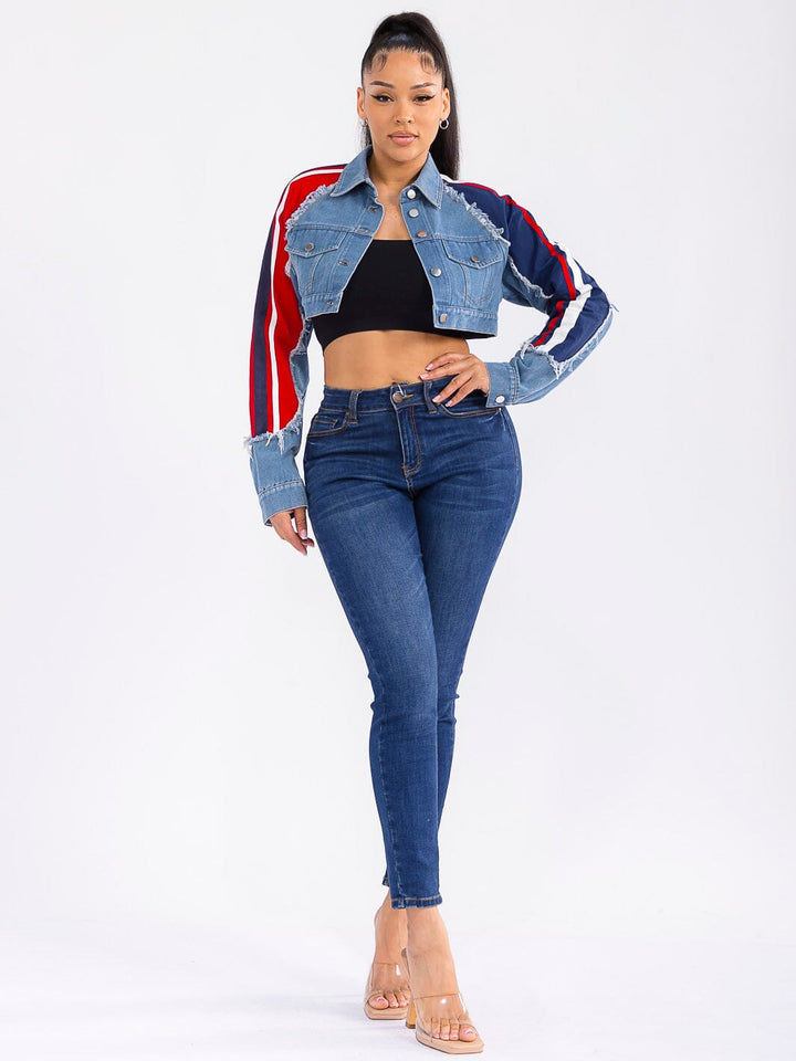 WOMEN'S LONG SLEEVE BUTTON CLOSURE FRONT POCKETS DENIM CONTRAST CROP JACKET