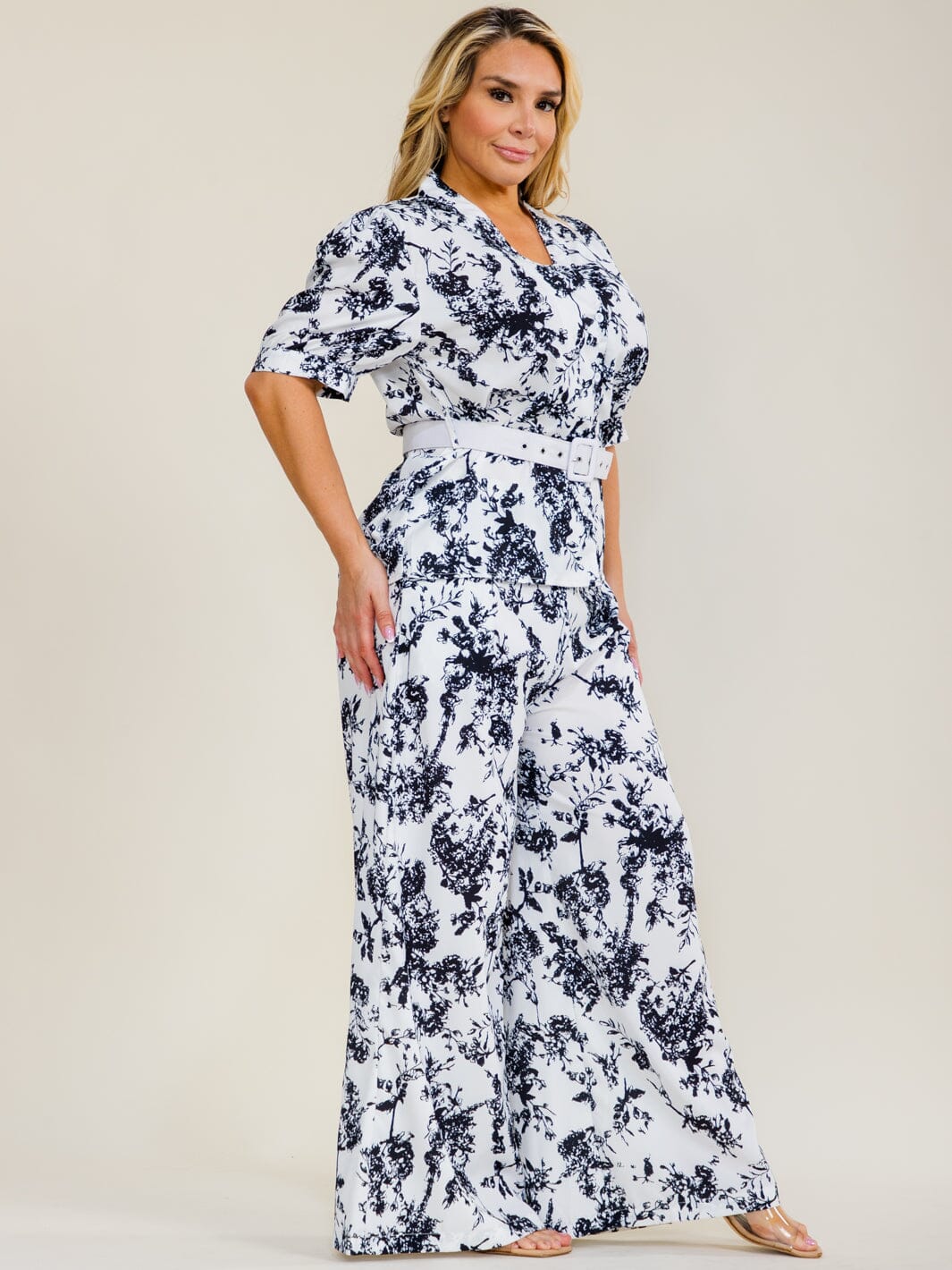 PLUS SIZE SHORT SLEEVE V-NECK BELTED BLOUSE & ELASTIC WAIST POCKETS PANTS MULTI PRINT 2PC. SET