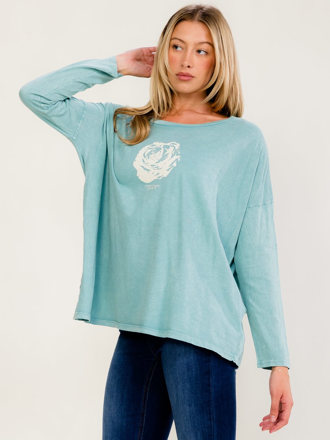 WOMEN'S LONG SLEEVE EVERYTHING COUNTS GRAPHIC WASHED TOP