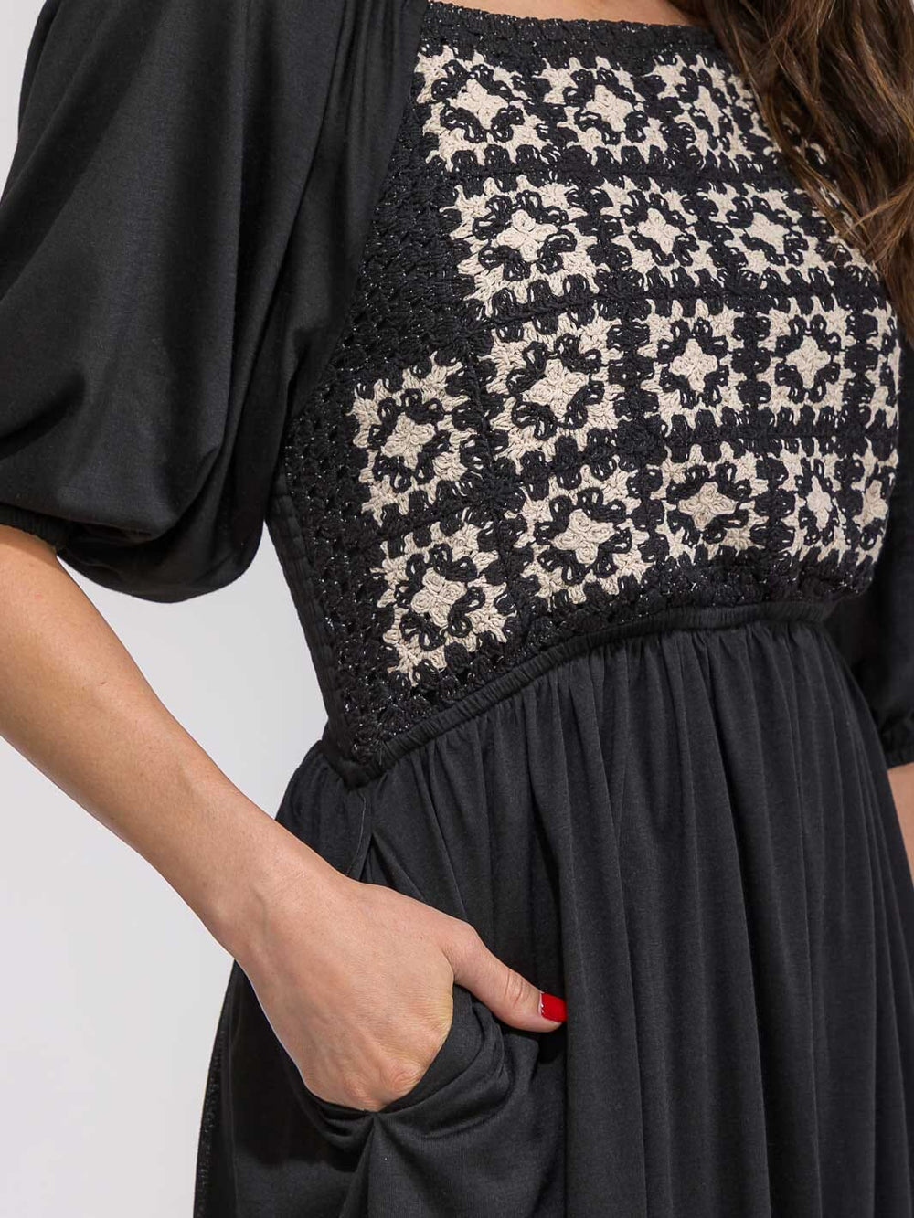 WOMEN'S SHORT SLEEVE ELASTIC WAIST POCKETS EMBROIDERY DETAILED MAXI DRESS