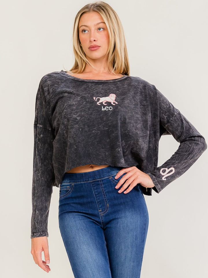 WOMEN'S LONG SLEEVE LEO GRAPHIC WASHED TOP