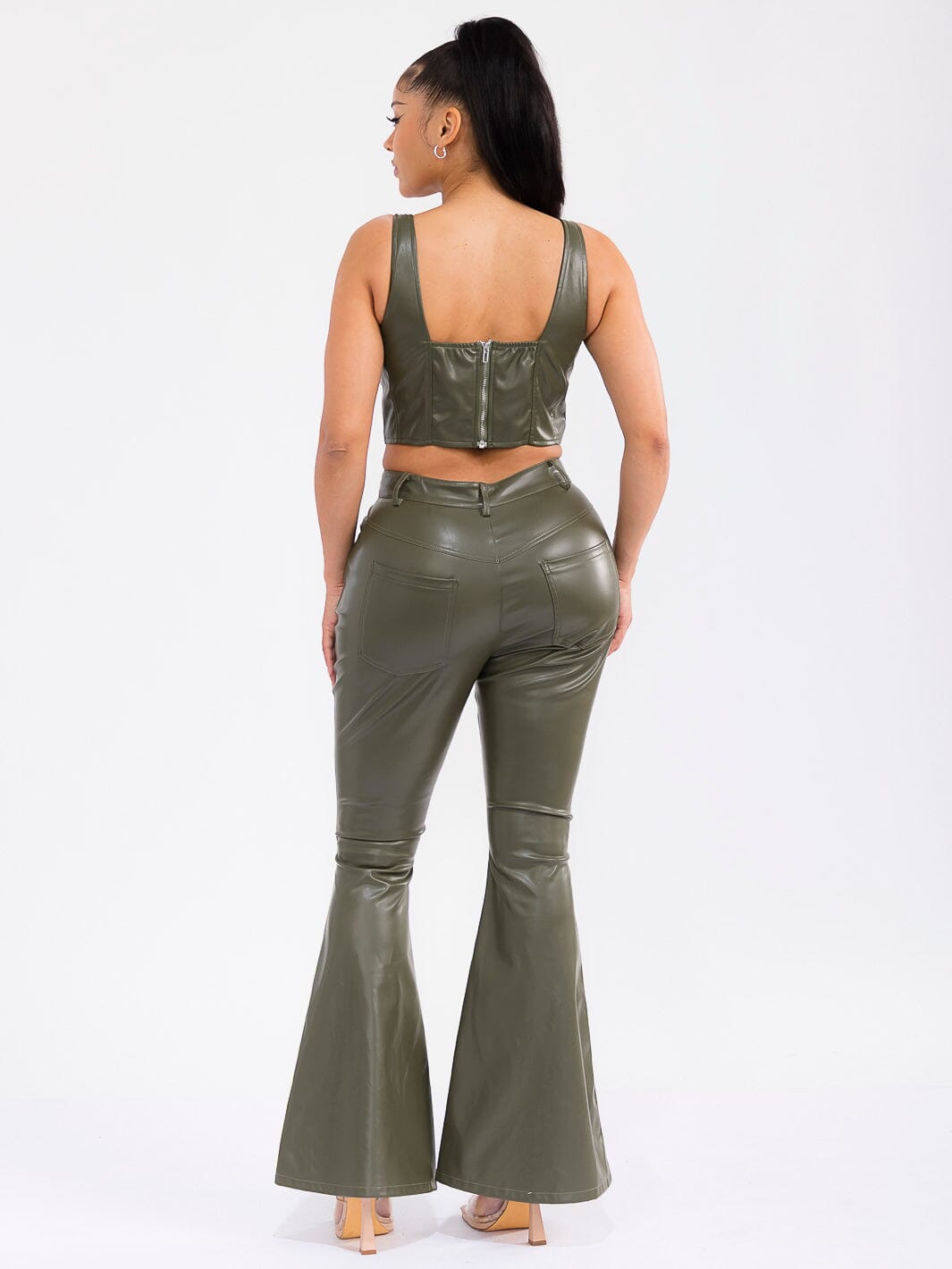 WOMEN'S SLEEVELESS CROP TOP & BUTTON CLOSURE PANTS PU PLEATHER 2PC. SET